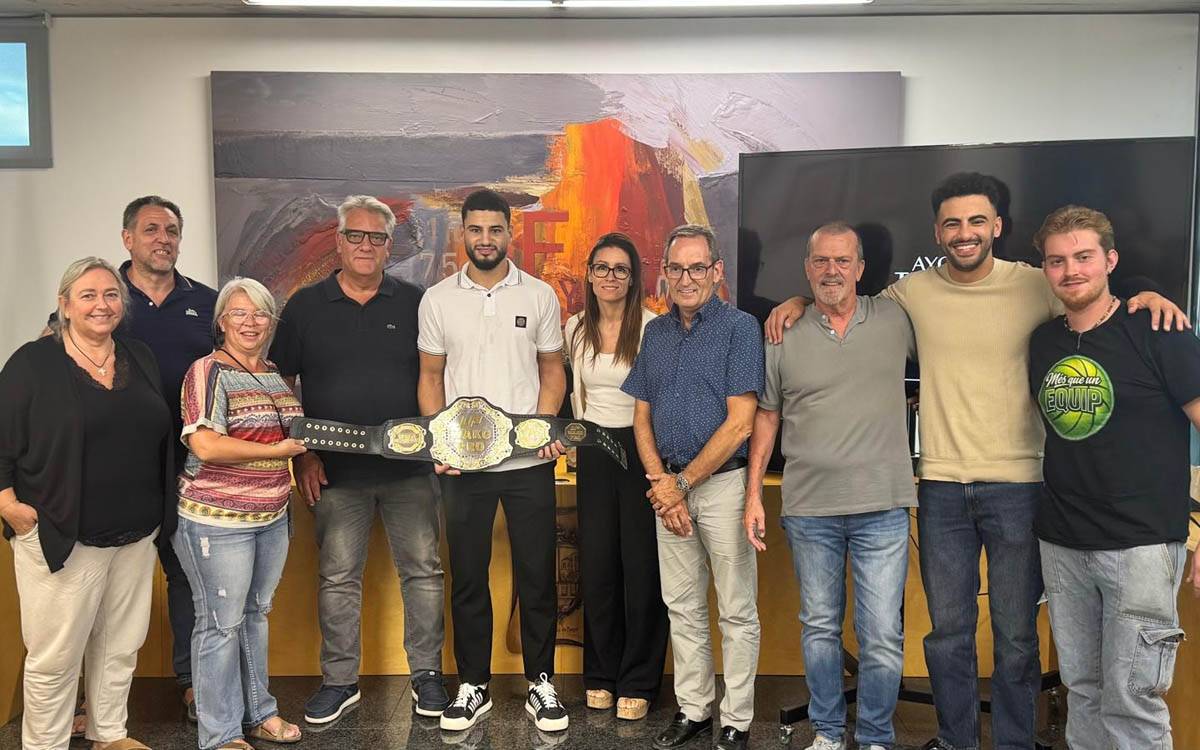 Sant Fruitós de Bages homenatja el campió del món de kickboxing Ayoub Boukili
