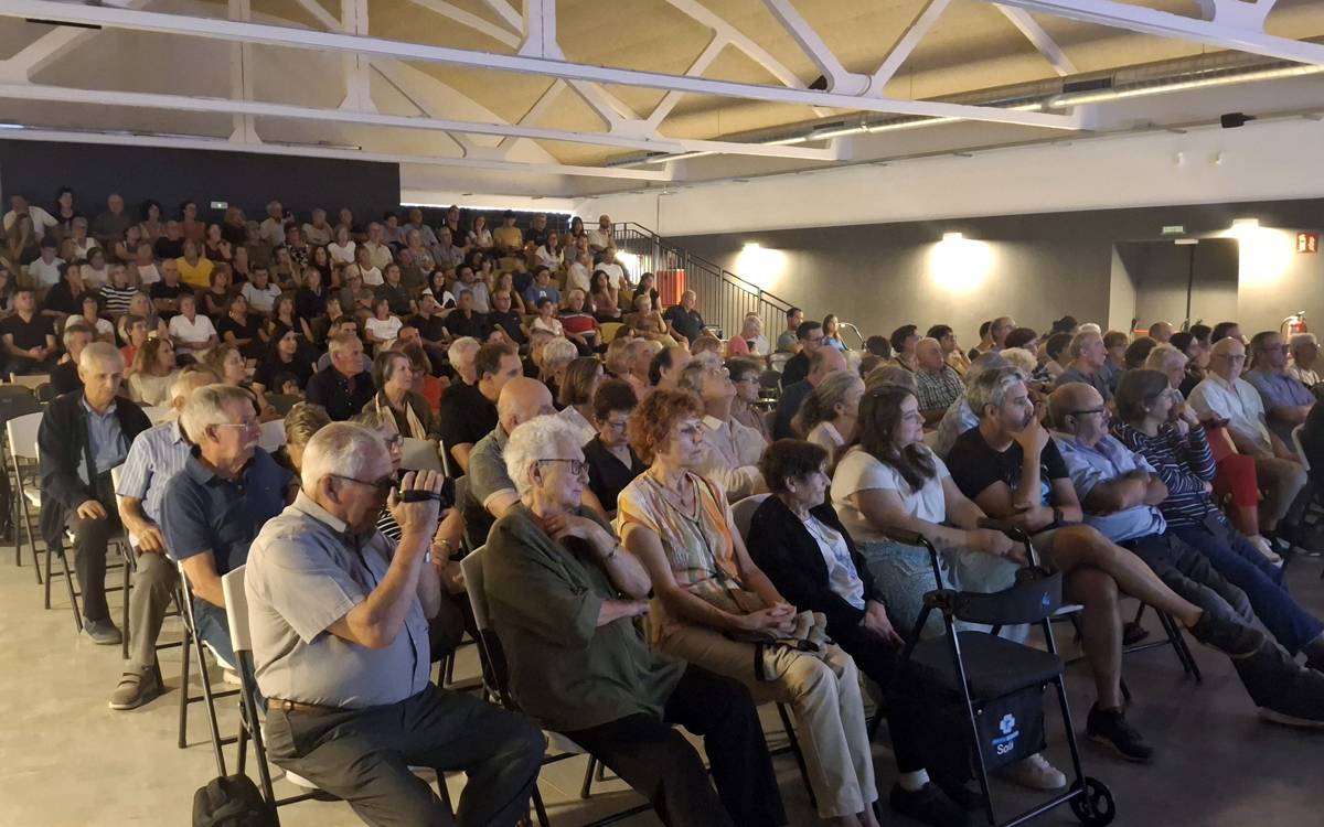 Fonollosa emociona amb un documental sobre el model pedagògic de la seva escola rural