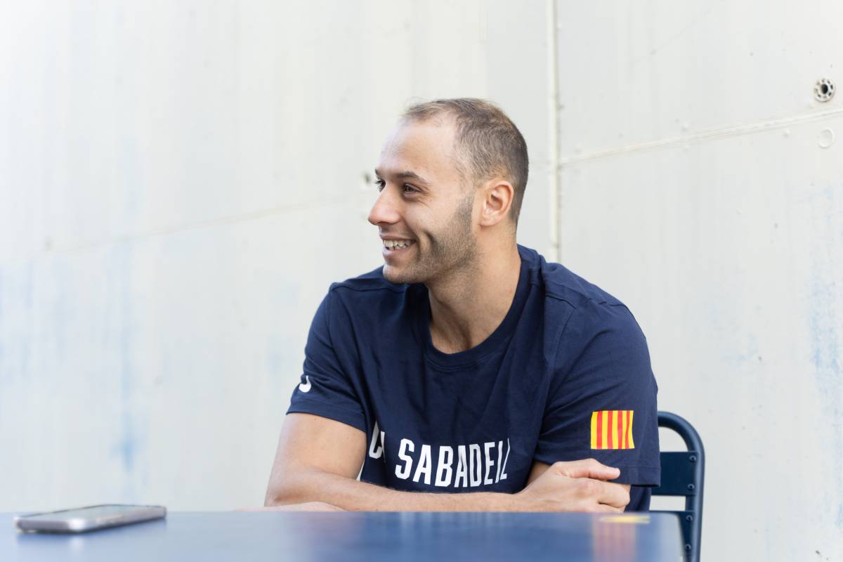 El waterpolista durant l`entrevista amb el Diari - David Chao El waterpolista durant l`entrevista amb el Diari