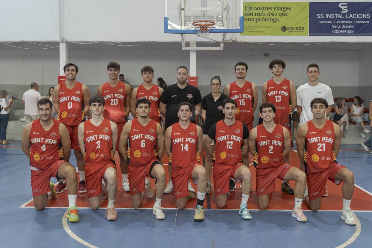 La plantilla i “staff” del sènior masculí del Bàsquet Sant Pere per a la temporada 2026-27 - LLUÍS CLOTET