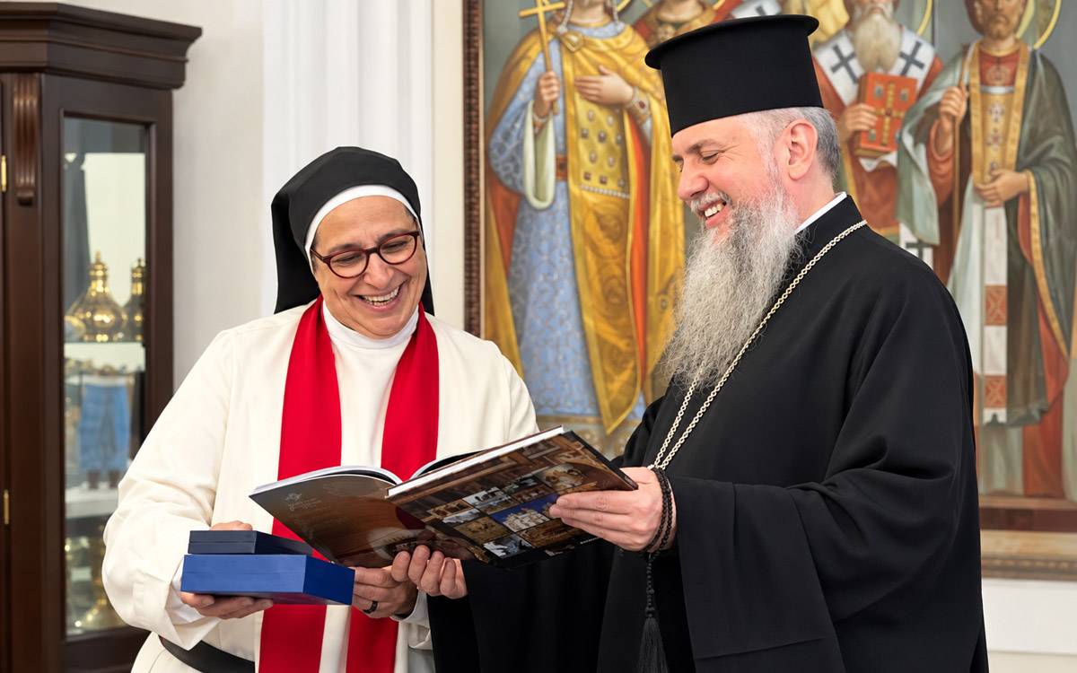 L'Església Ortodoxa d'Ucraïna atorga la seva medalla d'honor a Sor Lucía Caram