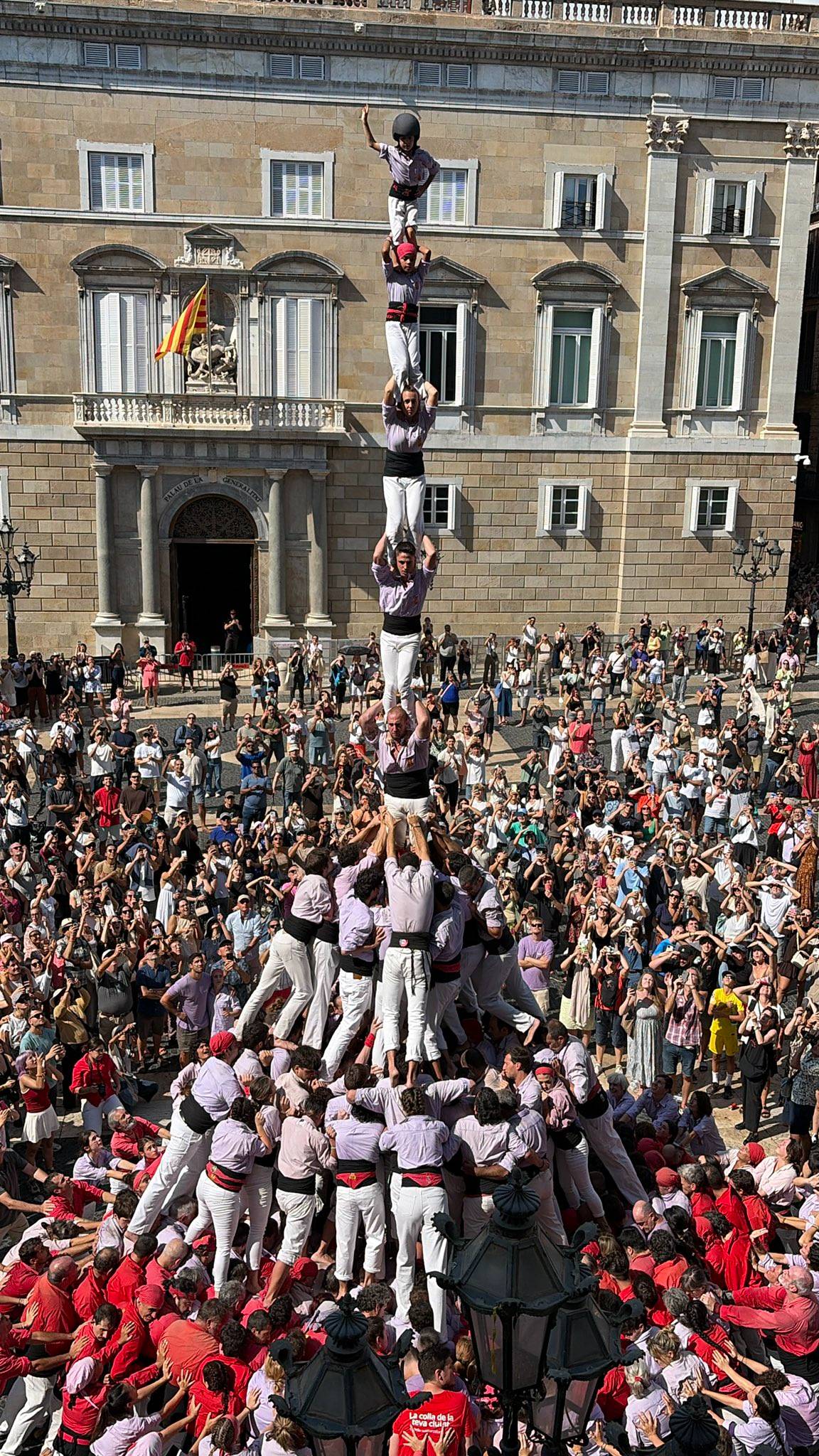 Els Minyons de Terrassa, protagonistes de la diada castellera de la Mercè de Barcelona