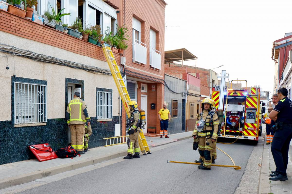 Un incendi en una barbacoa a Sabadell mobilitza els serveis d'emergències
