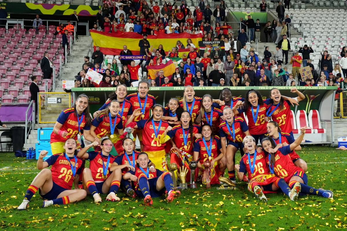 La selecció, celebrant el títol estatal a Lodz - RFEF La selecció, celebrant el títol estatal a Lodz