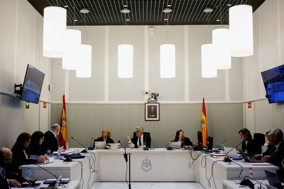 Les defenses del cas Efial denuncien indefensió mentre les acusacions reclamen milions en danys