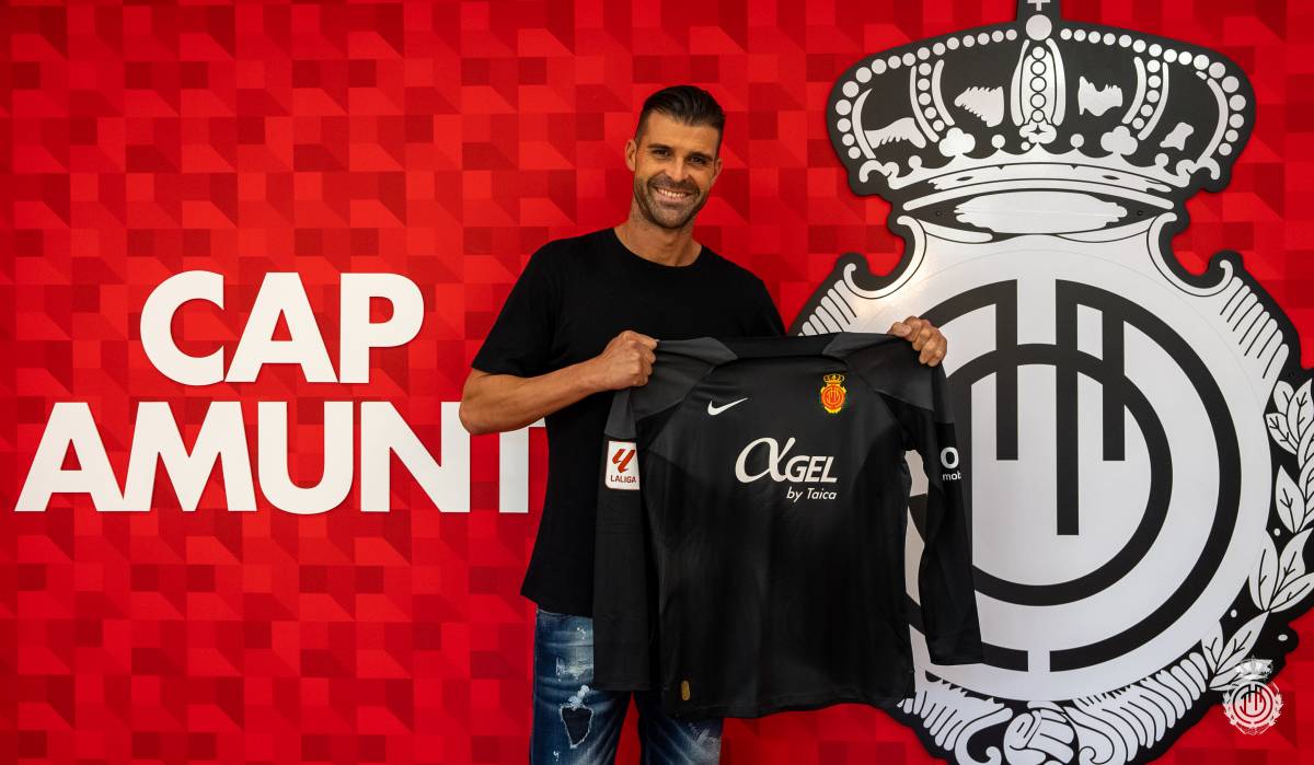 El porter «Pichu» Cuéllar, hospitalitzat després de caure una estructura a la ciutat esportiva del Mallorca