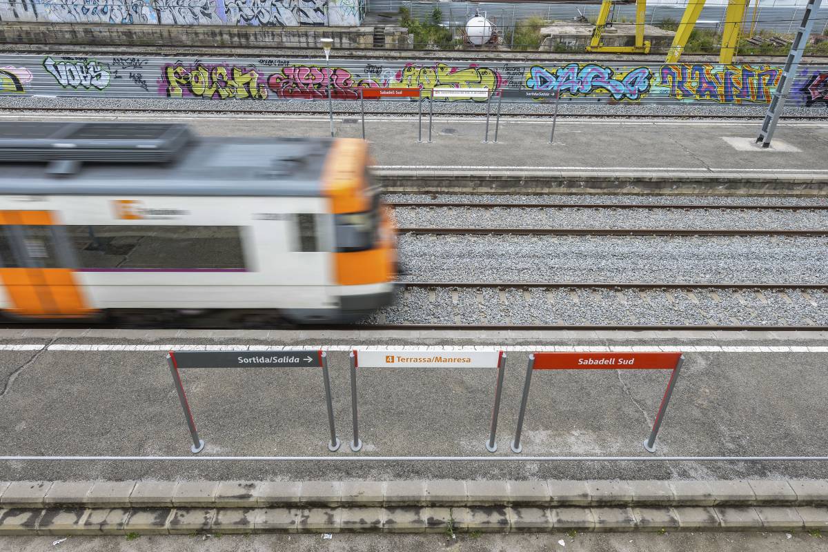 Retards a la línia R4 de Rodalies per les restriccions de velocitat provocades per la pluja