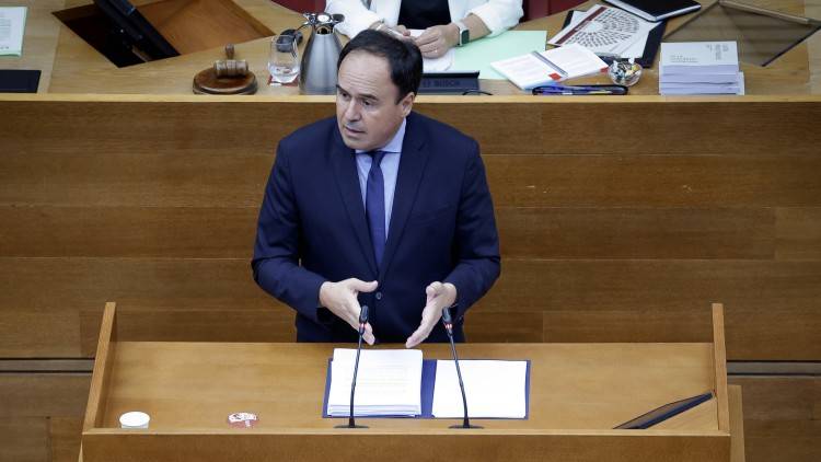 Llorca agraeix l’«estabilitat» que li garanteix Vox i concentra els atacs en Compromís