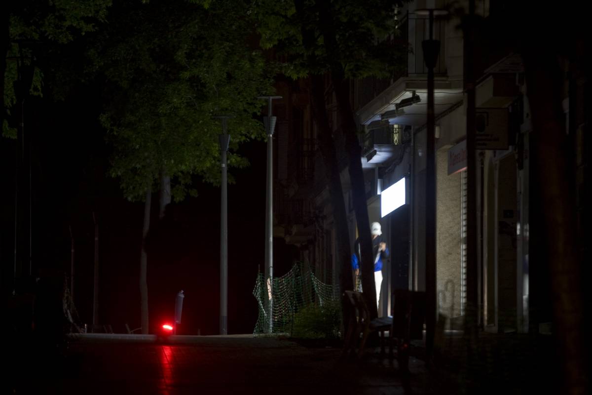 Nous punts de llum per il·luminar 16 zones fosques de Terrassa