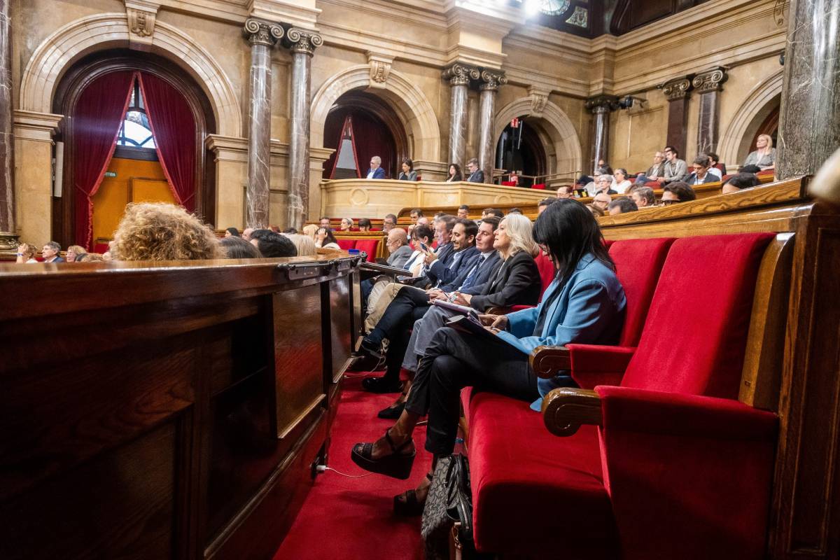 Sílvia Orriols prioritza el ple de Ripoll i no assisteix al discurs d'Illa al Parlament
