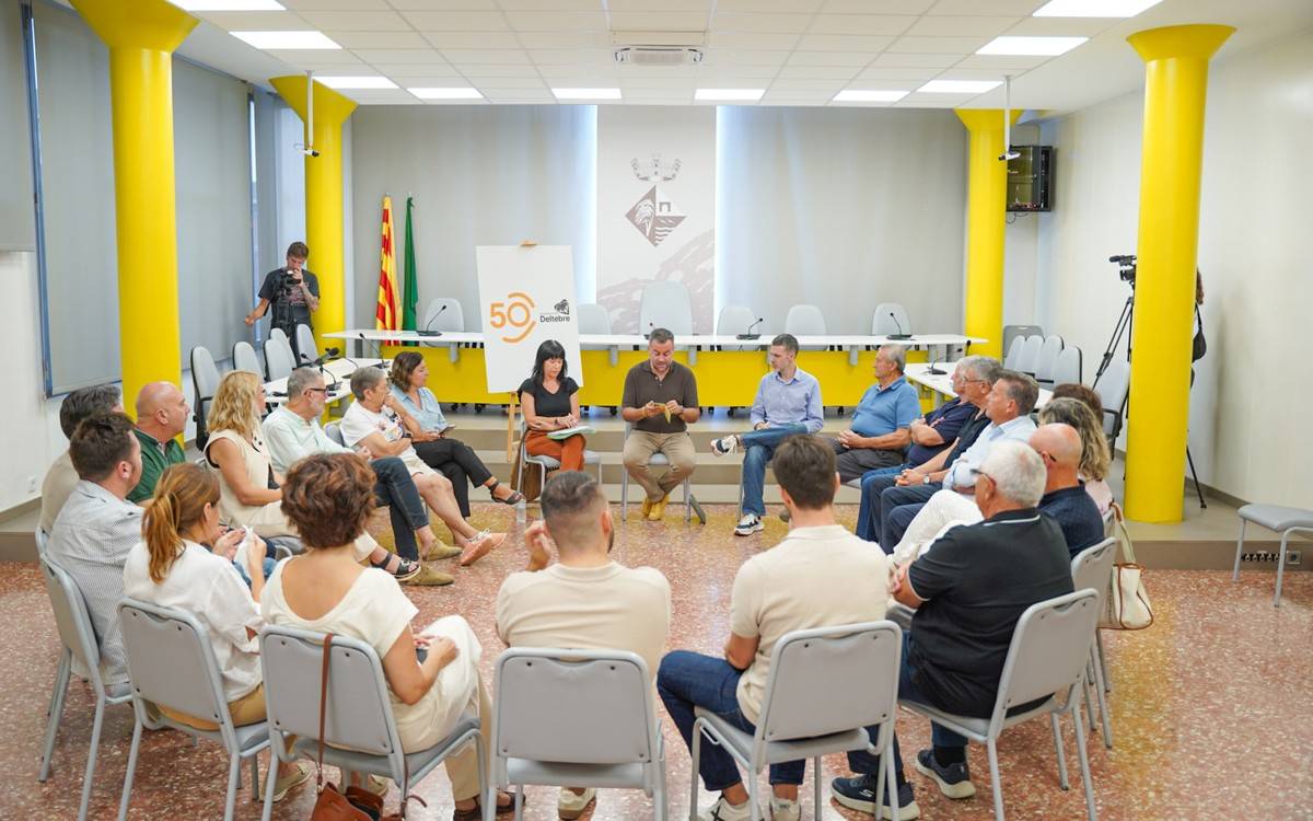 Deltebre posa en comú 50 anys d’història a través de tres taules de debat