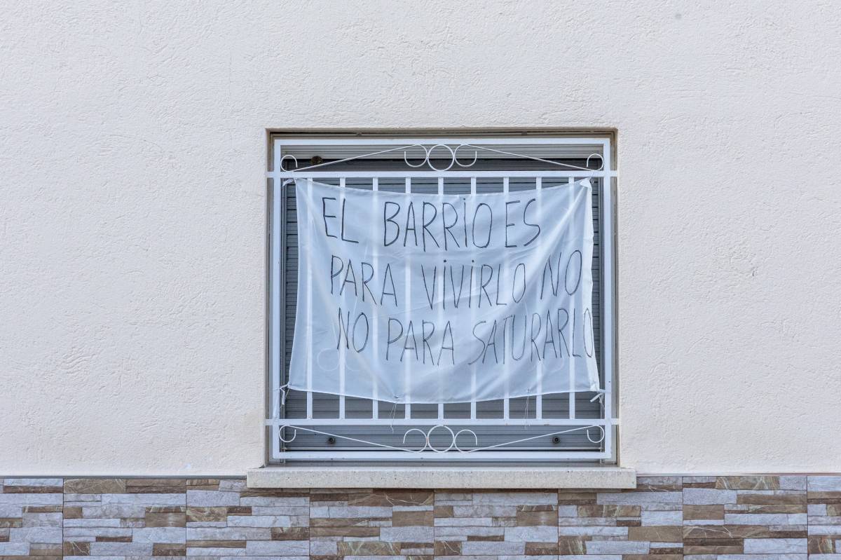 Pancartes reivindicatives sobre la situació a la zona - Juanma Peláez Pancartes reivindicatives sobre la situació a la zona