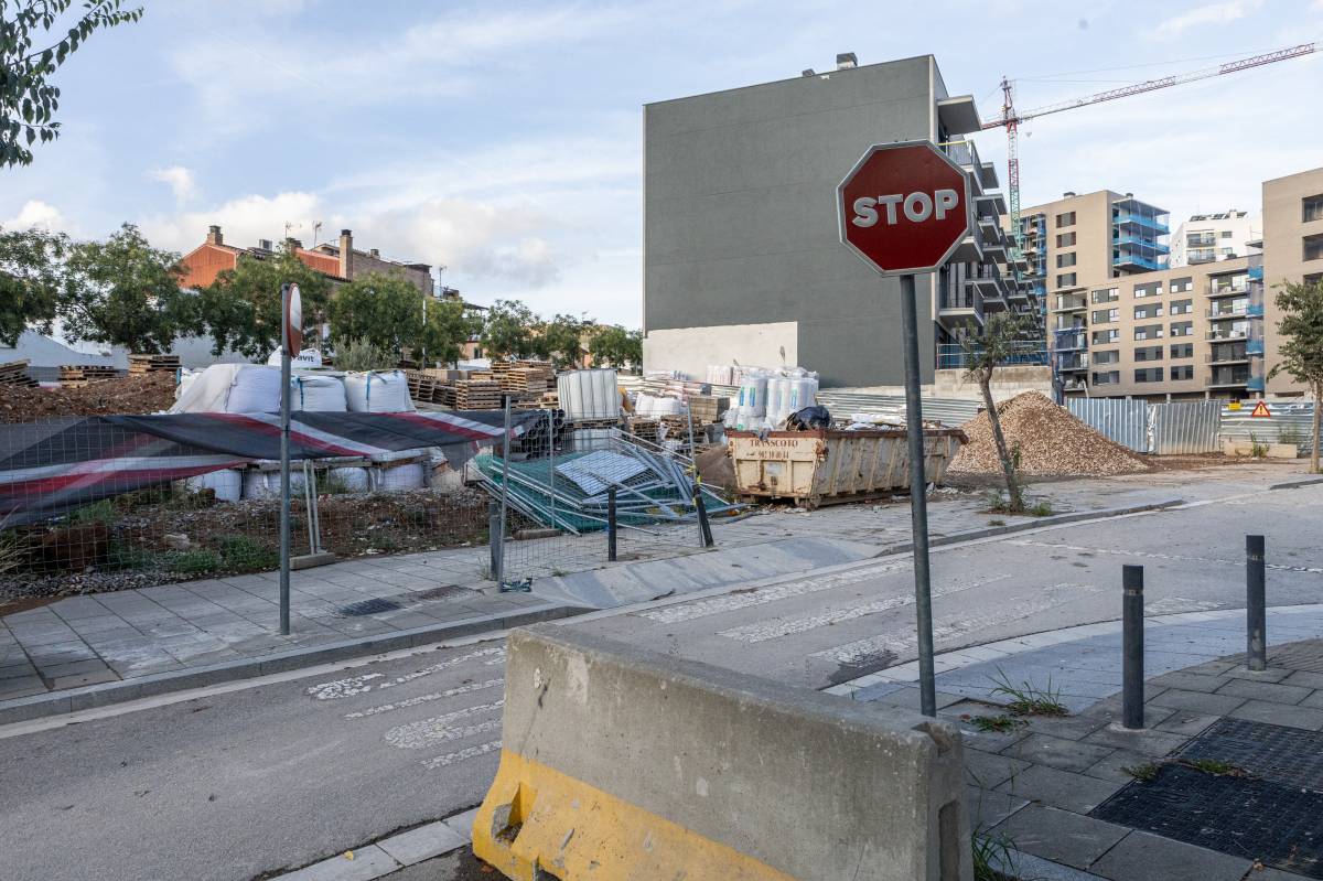 A escassos metres de `Las Latas` creix Can Gambús. Aquesta promoció té 132 habitatges - Juanma Peláez A escassos metres de `Las Latas` creix Can Gambús. Aquesta promoció té 132 habitatges