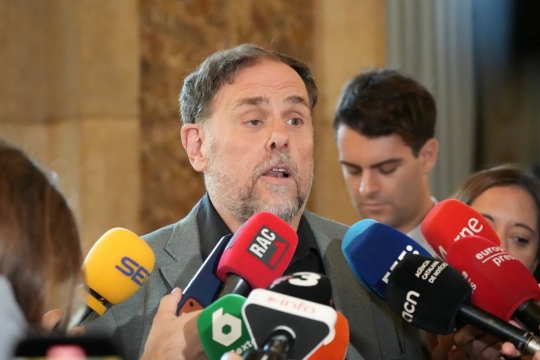 Junqueras critica el discurs d'Illa: «El que divideix no és votar, sinó els cops de porra i la presó»
