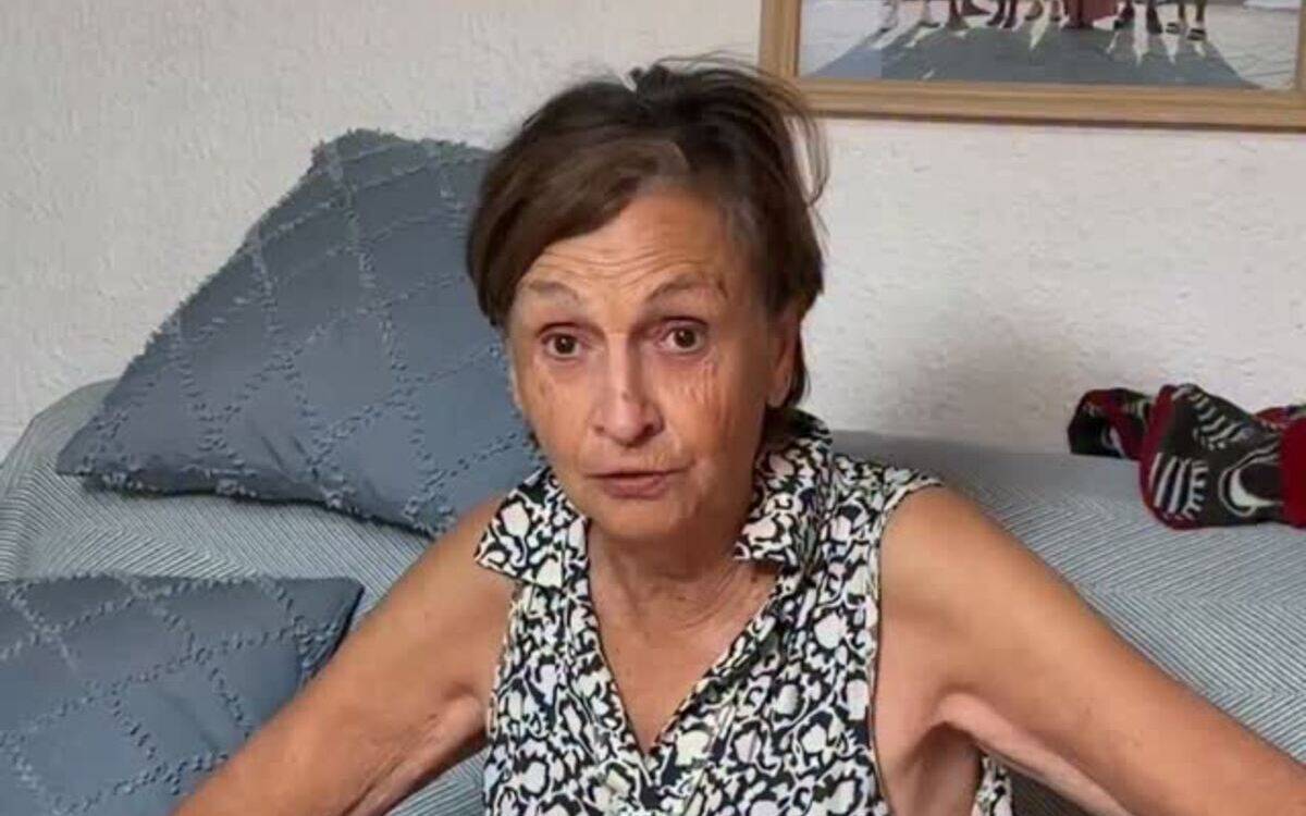 L'àvia d'un influencer l'esbronca per gravar en castellà: «Parla en català, collons!»