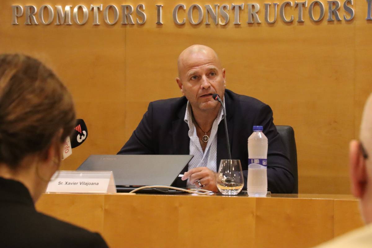 Els constructors denuncien la «politització» del cas Maricarmen i exigeixen tombar els decrets