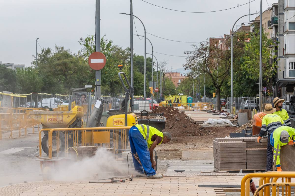 Un tram d`obres a la ronda Collsalarca - Juanma Peláez Un tram d`obres a la ronda Collsalarca