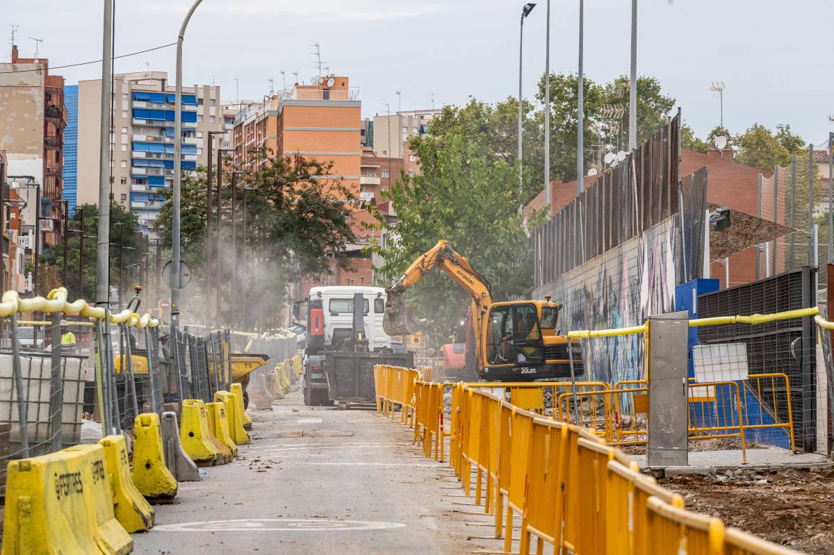 Un tram d`obres a la ronda Collsalarca - Juanma Peláez Un tram d`obres a la ronda Collsalarca