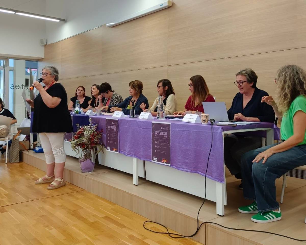El Casal de la Dona interpel·la partits i sindicats per fixar els reptes del feminisme a Terrassa