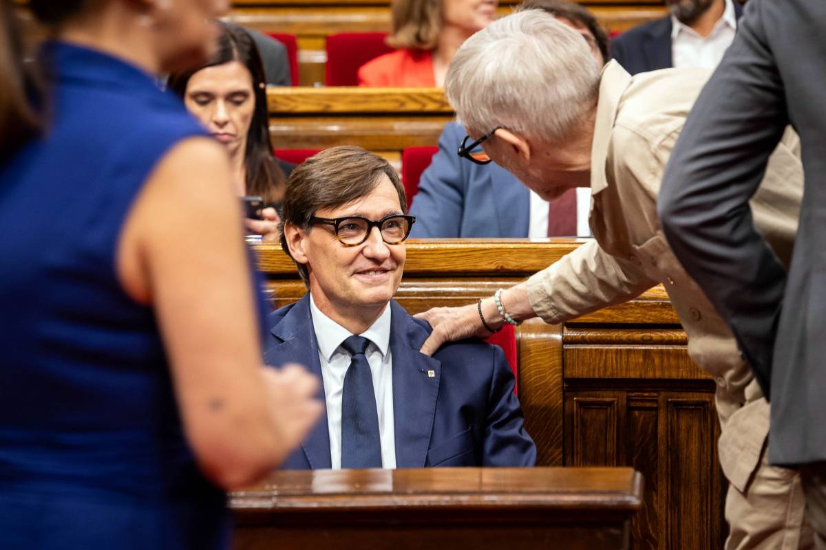 El Parlament tomba la recusació de Junts i revalida la confiança en Illa