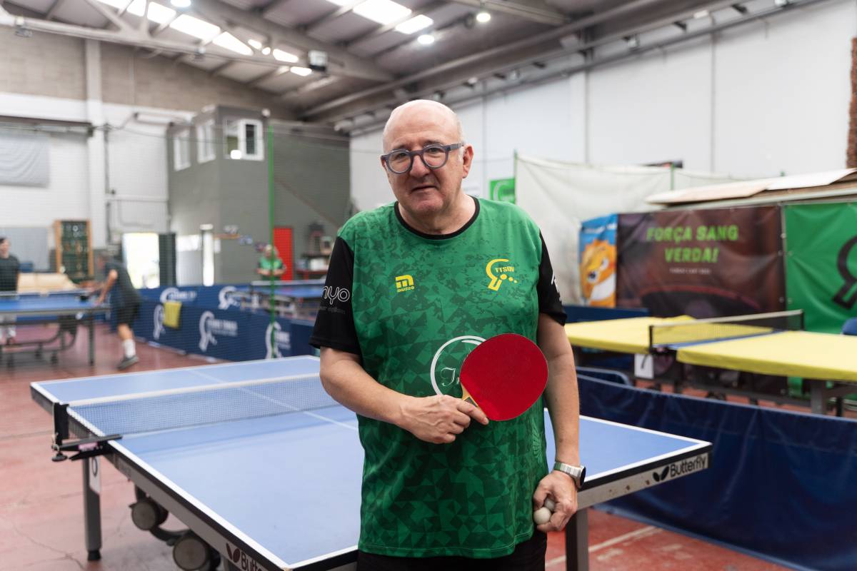 El Jota, integrant de l`equip de tennis taula amb Parkinson a Sant Quirze - David Chao El Jota, integrant de l`equip de tennis taula amb Parkinson a Sant Quirze