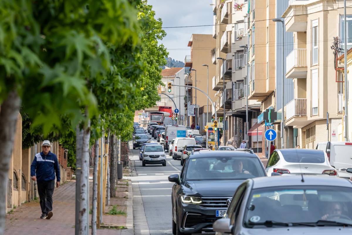 Trànsit a la carretera que travessa Sentmenat - Juanma Peláez Trànsit a la carretera que travessa Sentmenat