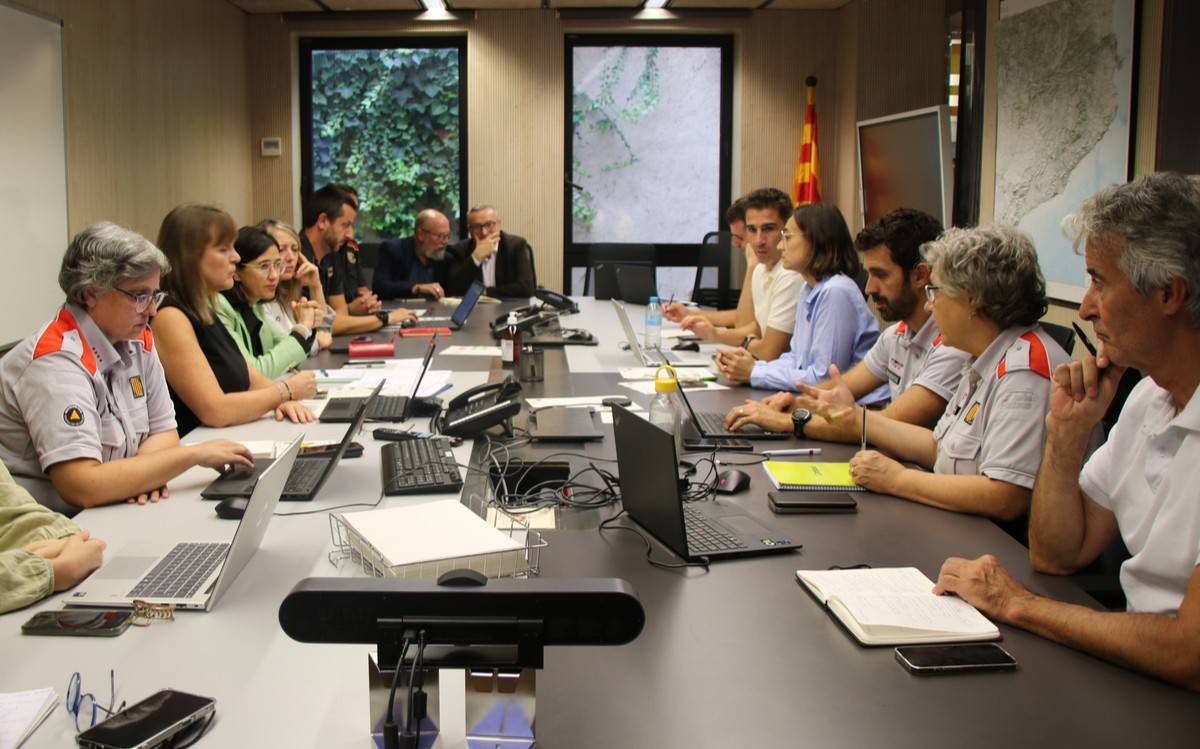 Parlon replica les crítiques i defensa que els alcaldes tenen potestat per tancar les escoles en cas d'emergència