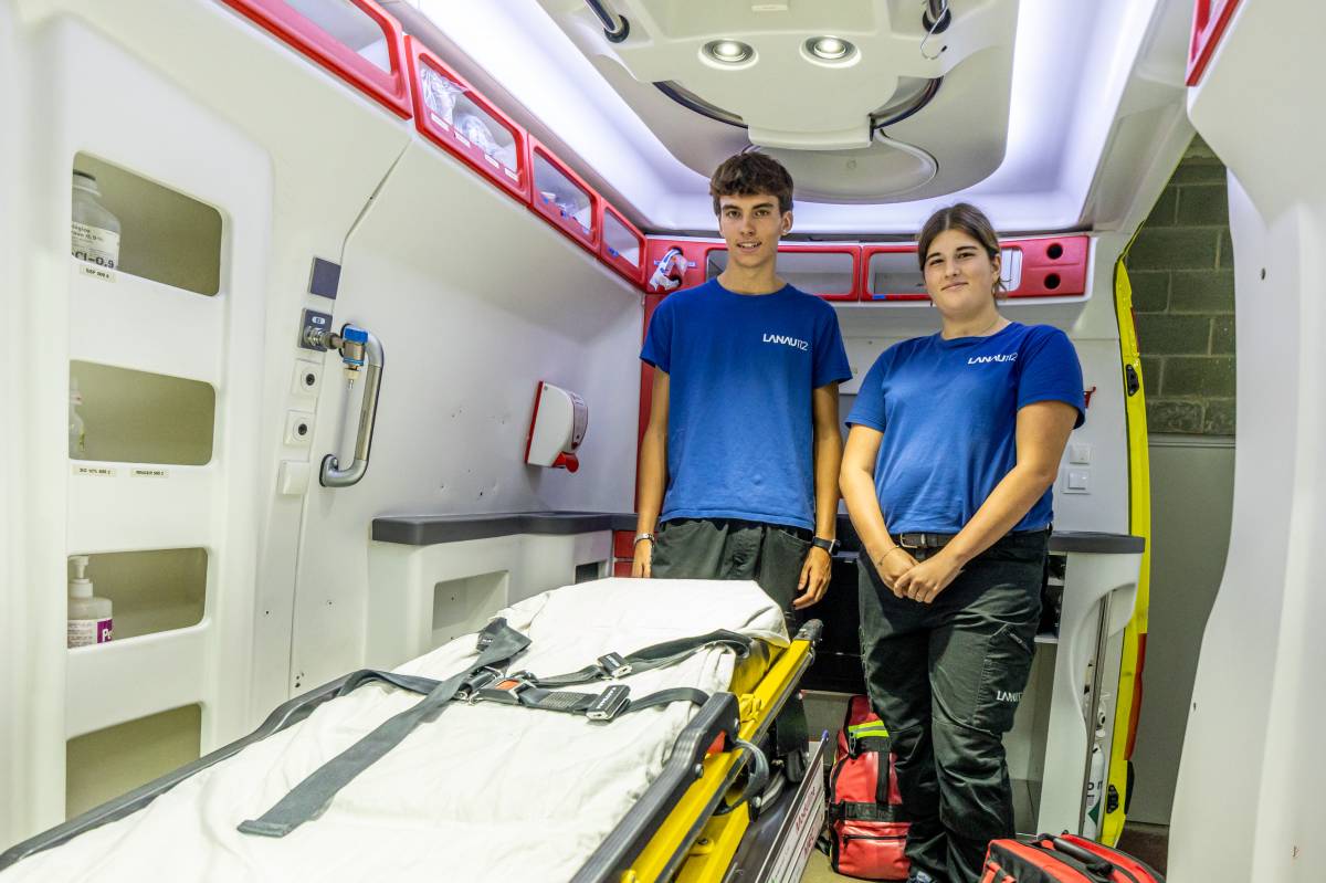 Sol Gelpí i Pol González, alumnes de 2n d’Emergències Sanitàries - Juanma Peláez Sol Gelpí i Pol González, alumnes de 2n d’Emergències Sanitàries