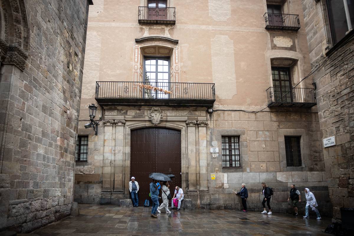 Qui mana al Palau Episcopal mentre s'espera el relleu d'Omella?