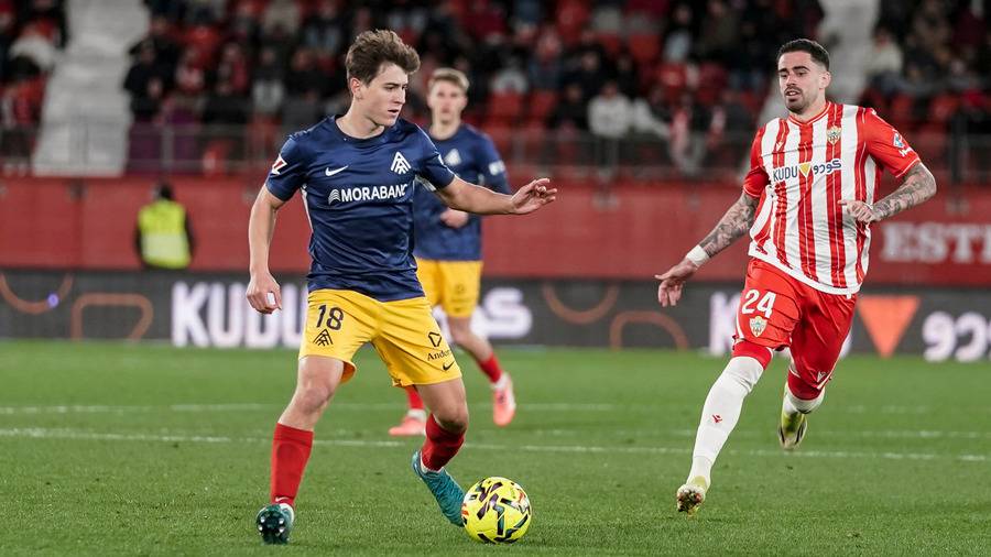 Domènech és un dels jugadors importants al conjunt andorrà - FC Andorra Domènech és un dels jugadors importants al conjunt andorrà