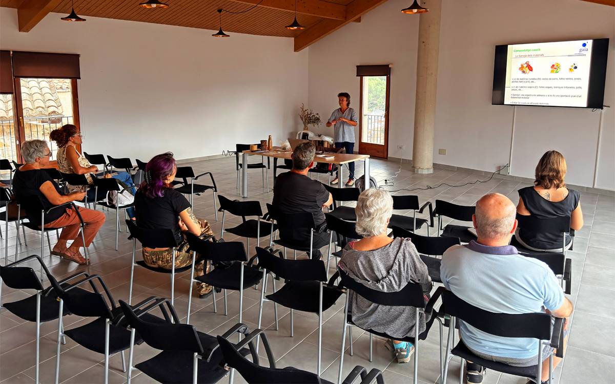 Súria arrenca el Cicle d'Activitats de Medi Ambient amb un taller de compostatge casolà