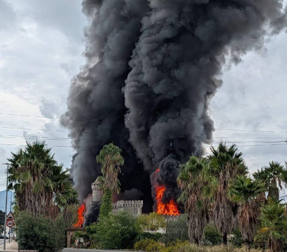 Un incendi crema un antic restaurant de l'Alt Camp