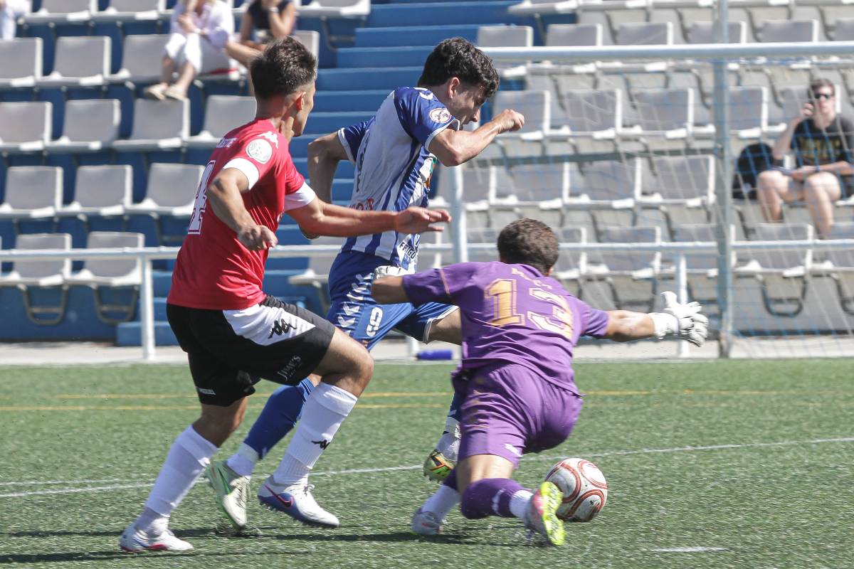 La Federació Catalana de Futbol suspèn la jornada per l'alerta vermella meteorològica