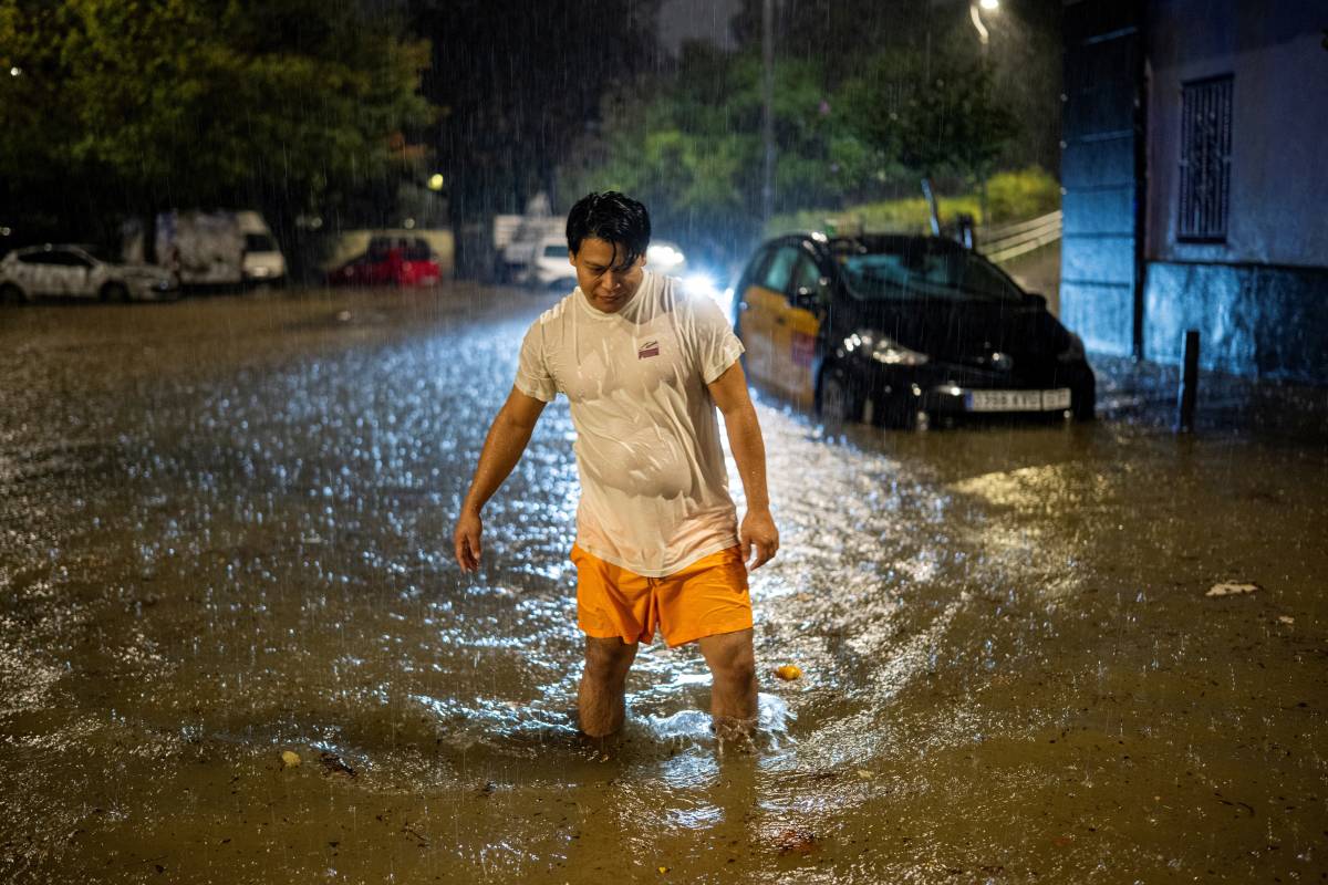 La tempesta que ha paralitzat Catalunya, en imatges