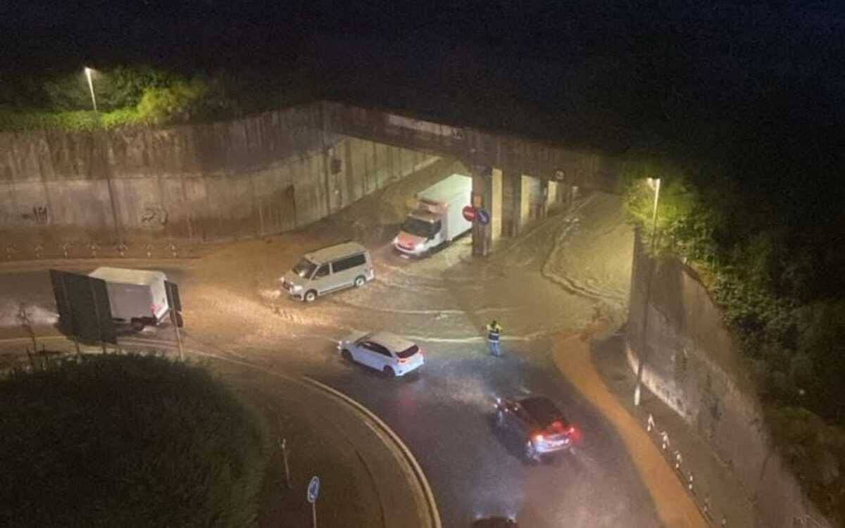 Nou Es-Alert al Vallès Oriental i el Maresme per pluja torrencial: mobilitat limitada i classes suspeses