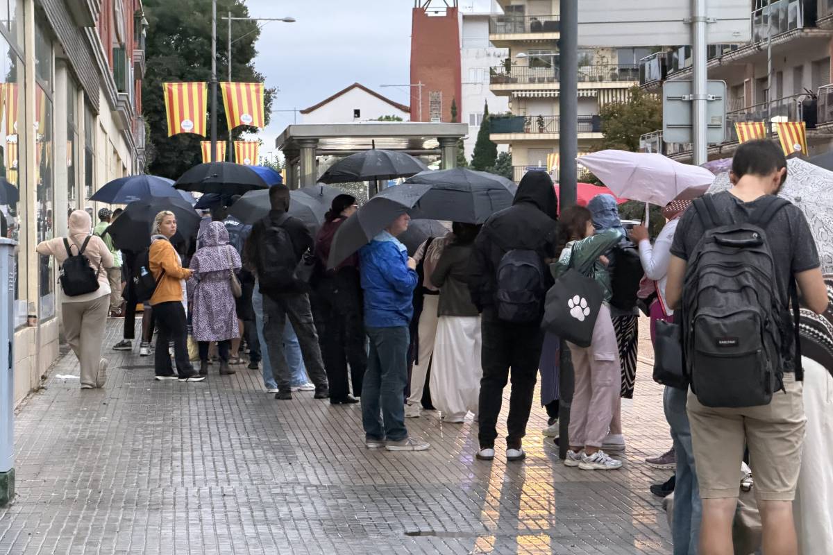 Rodalies col·lapsa després del temporal: trens sense servei i passatgers indignats