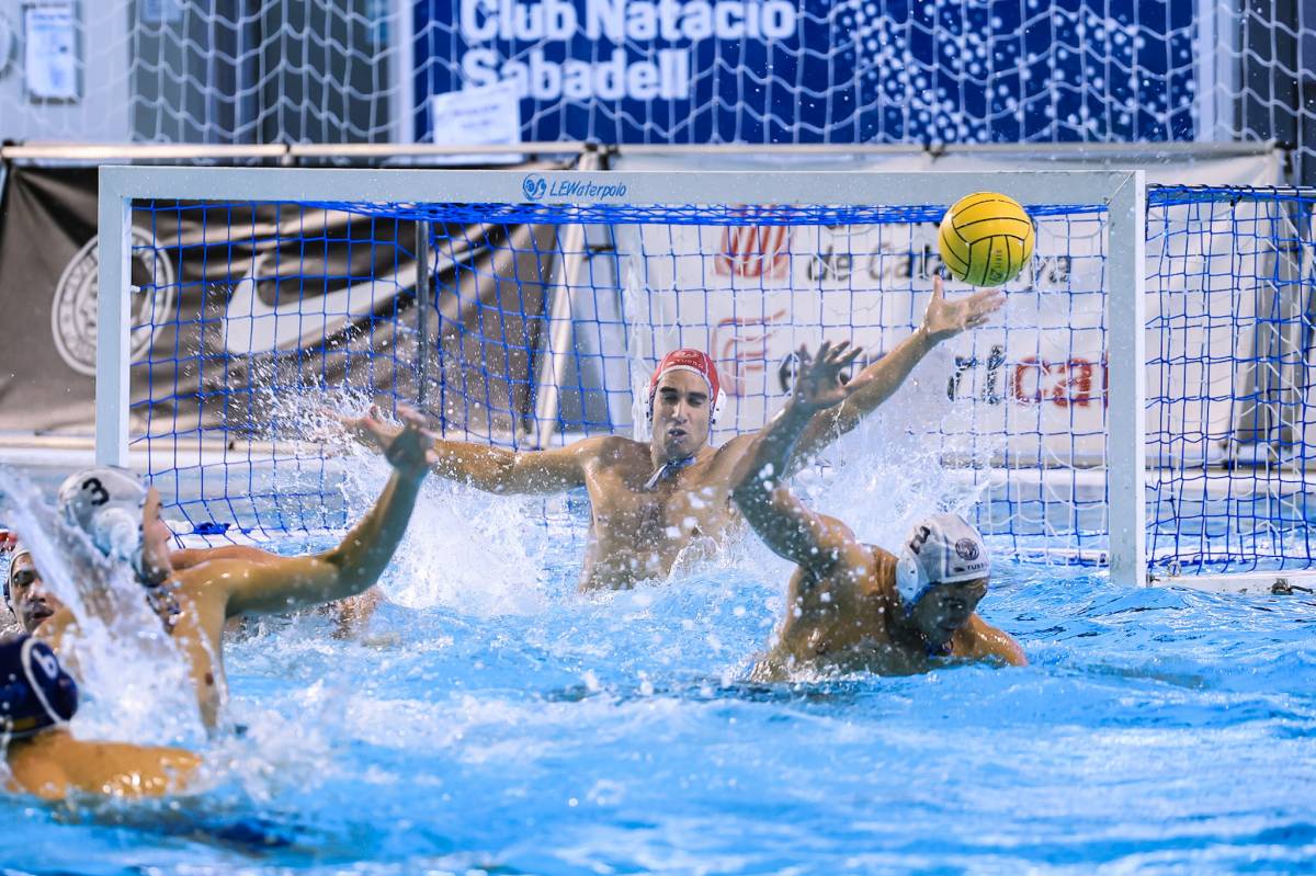 Lorrio, fent una aturada en un partit de lliga aquesta temporada - Victor Castillo Lorrio, fent una aturada en un partit de lliga aquesta temporada