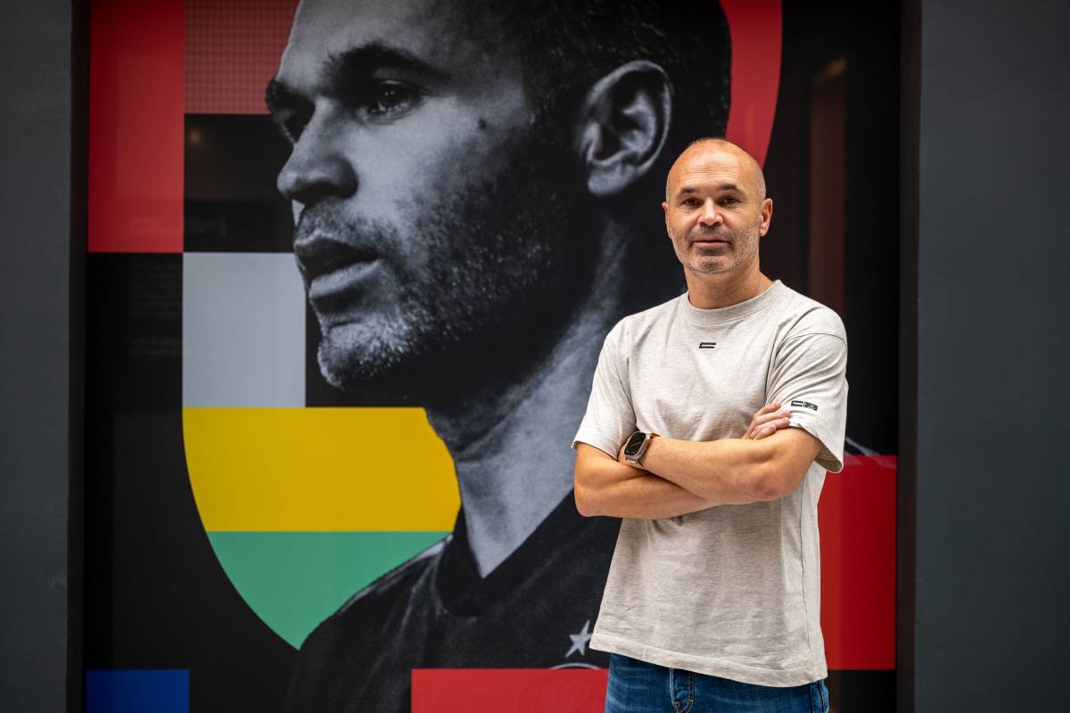 Andrés Iniesta inaugura a l'antic IMAX del Port Vell una exposició interactiva sobre la seva vida 