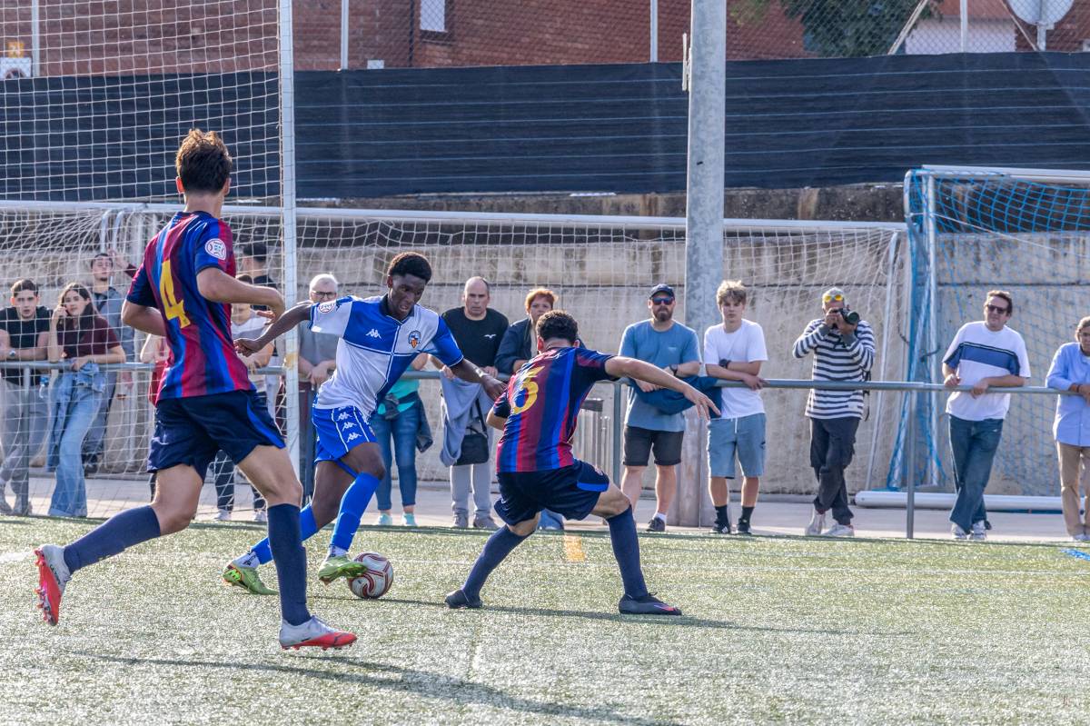 El juvenil del CE Sabadell s'enfila a la taula de Divisió d'Honor després d'una remuntada èpica contra el Barça