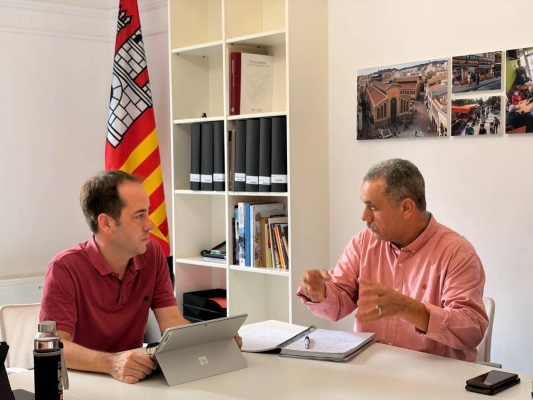 L’Ajuntament de Terrassa i el Síndic de Greuges es reuneixen per posar fi a la venda il·legal a la Plaça de Catalunya