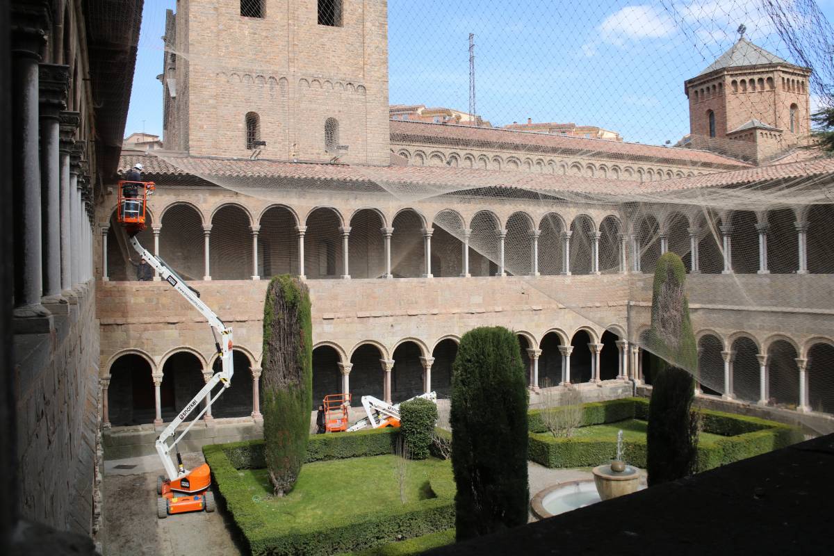 Dos detinguts per robar diners de la caixa d’almoines del monestir de Santa Maria de Ripoll