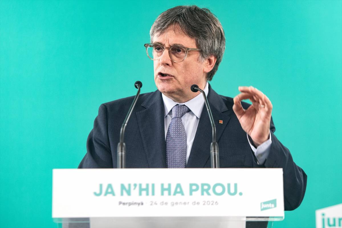 Puigdemont es compromet a dotar de sentit «polític i institucional» el retorn a Catalunya