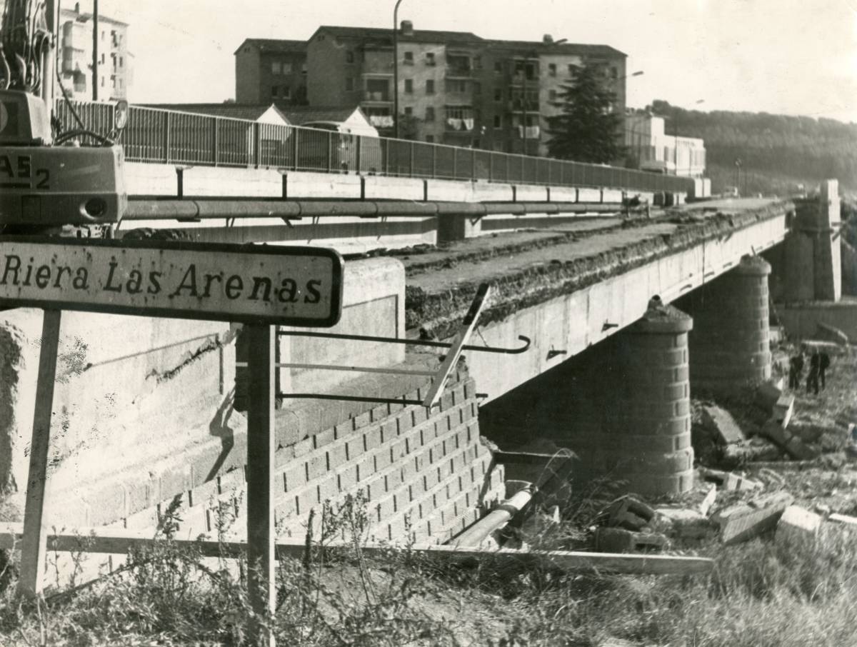 De ponts, camins, canals i derivats