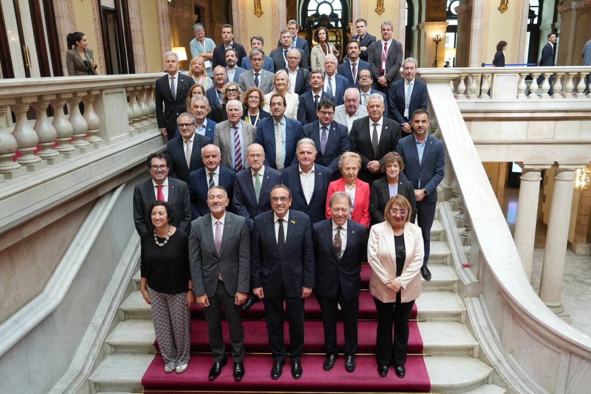 El Parlament aprova la llei de cambres que inclou les «cadires de plata»