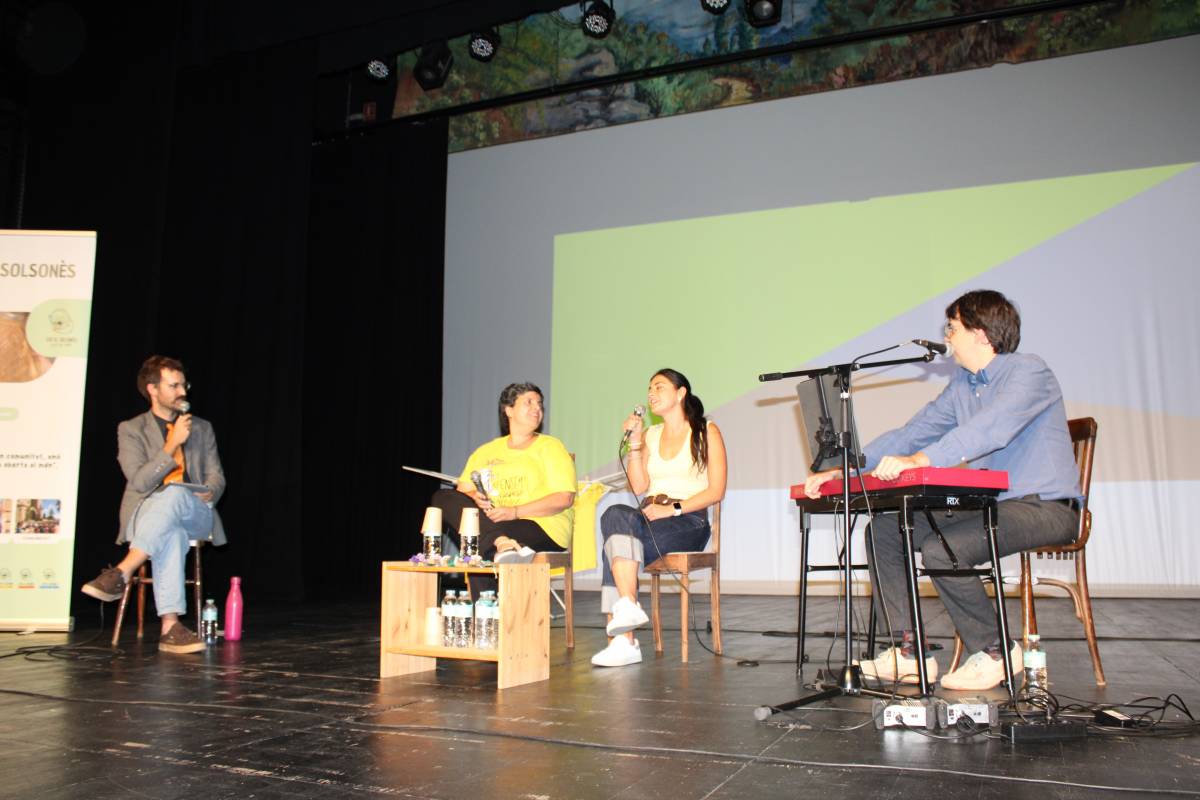 Mestres i professors en actiu van pujar a l`escenari - NacioSolsona Mestres i professors en actiu van pujar a l`escenari