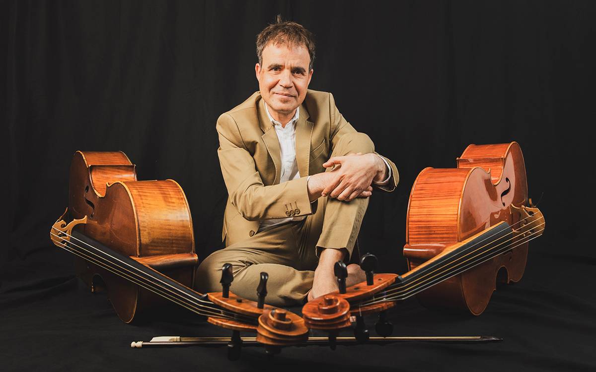 Amat Santacana obre a la Plana de l'Om el cicle de les suites de Bach per a violoncel