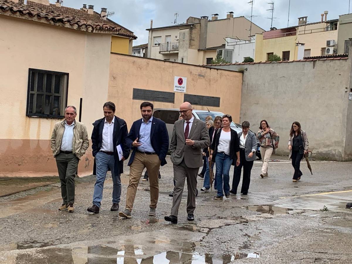 El conseller de Drets Socials i Inclusió, i l`alcalde de Manlleu, aquest dijous. - Irene Giménez El conseller de Drets Socials i Inclusió, i l`alcalde de Manlleu, aquest dijous.