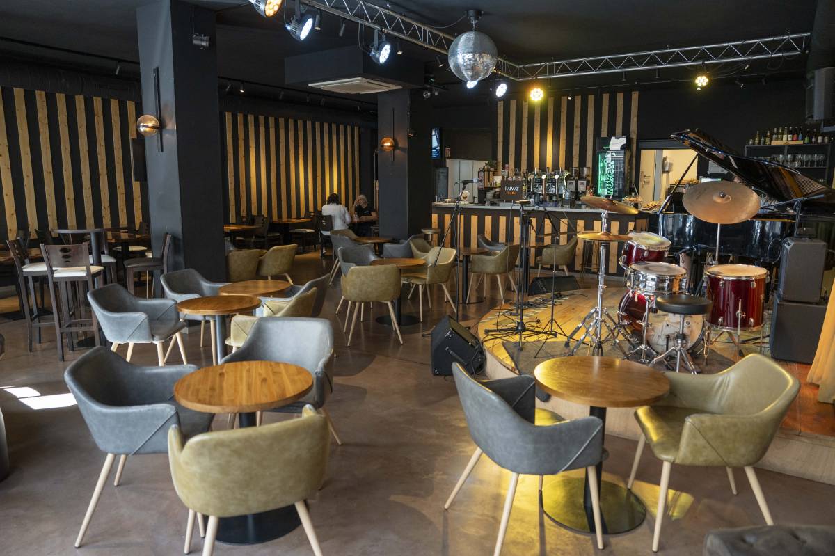 Interior de la sala, al carrer del Doctor Ullés - Alberto Tallón