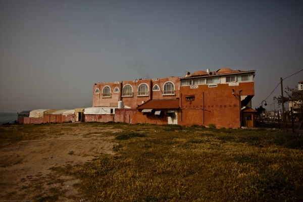 Vida i mort d'un hotel a la platja de Gaza