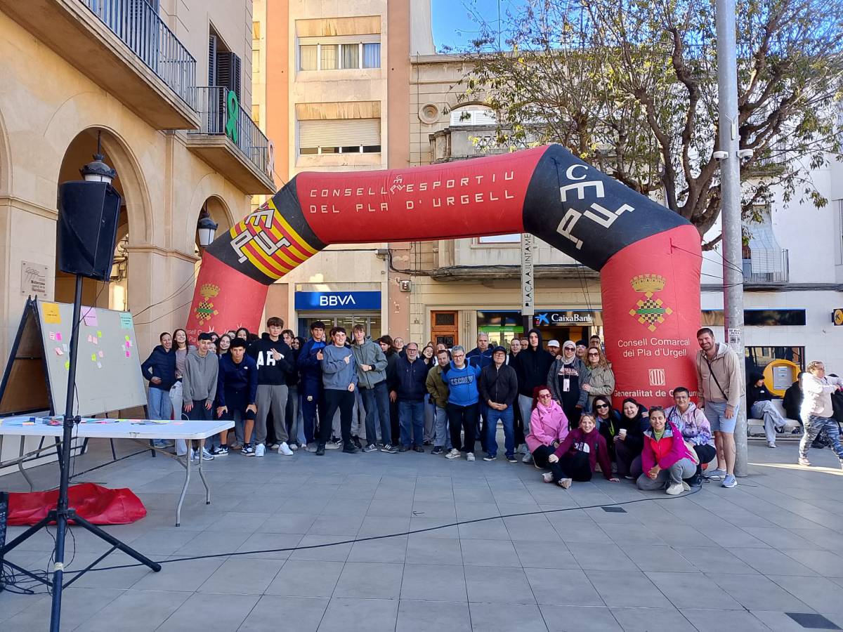 Mollerussa commemora el Dia Mundial de la Salut Mental amb una caminada i una parada solidària
